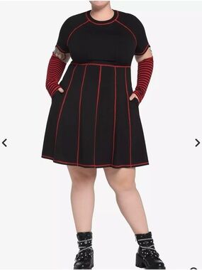 NWT Size 3 Hot topic Black & Red Contrast Stitch Arm Warmer Dress Plus Size